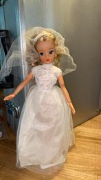 Barbie SINDY trouwjurk vintage, Ophalen of Verzenden, Zo goed als nieuw