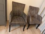 Twee leren stoelen (verschillend), Huis en Inrichting, Stoelen, Ophalen, Gebruikt, Twee, Bruin