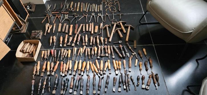 Antiek schoenmakers gereedschap knoopjestang bollikker, Antiek en Kunst, Antiek | Gereedschap en Instrumenten, Ophalen of Verzenden