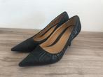 Zwarte pumps met naaldhak en mooi rimpeleffect, Pumps, Zwart, Ophalen of Verzenden, Zo goed als nieuw
