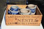 Oude houten kistjes met blauw glas en keulse potten, Antiek en Kunst, Ophalen