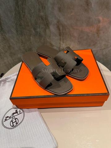 Hermes Oran - Taupe Slippers - Maat 38 - Echt Leer beschikbaar voor biedingen