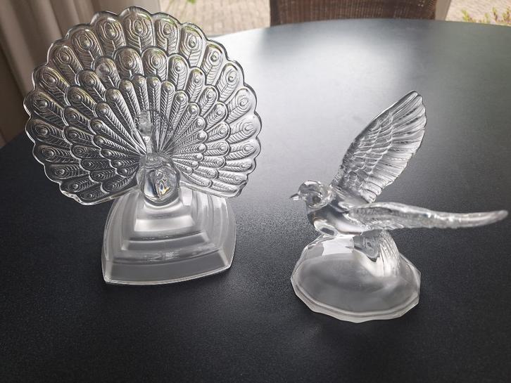 Set van 2 glazen beeldjes pauw en vogel., Verzamelen, Beelden en Beeldjes, Zo goed als nieuw, Dier, Ophalen of Verzenden