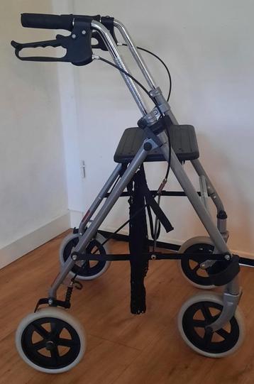 Rollator merk: Drive + boodschappen netje z.g.a.n. ( 8.1 kg  beschikbaar voor biedingen