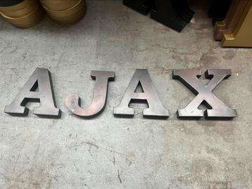 Zware metalen letters : AJAX beschikbaar voor biedingen