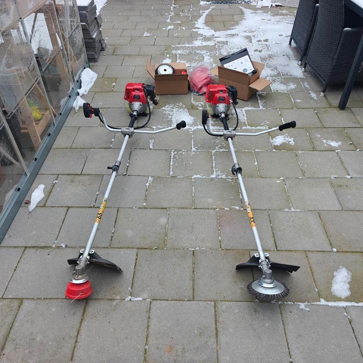 Gardentec Bosmaaier (2 Stuks), Tuin en Terras, Bosmaaiers, Zo goed als nieuw, Benzine, Ophalen of Verzenden