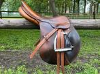 Fijn springzadel, Dieren en Toebehoren, Paarden en Pony's | Zadels, Ophalen of Verzenden, Gebruikt, Springen