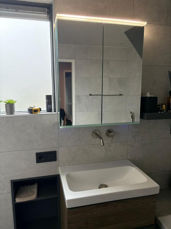 Geberit Option PLUS spiegelkast 2 deuren met verlichting, Doe-het-zelf en Verbouw, Sanitair, Zo goed als nieuw, Toilet, Glas, Ophalen