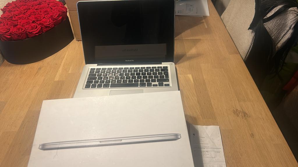 MacBook Pro - Goed Onderhouden, MacBook Pro, Gebruikt, 256 GB, 2 tot 3 Ghz