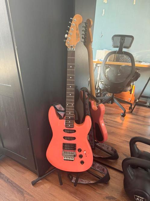vintage pink Fender Squier 80's 90's Korea Stratocaster, Muziek en Instrumenten, Snaarinstrumenten | Gitaren | Elektrisch, Gebruikt