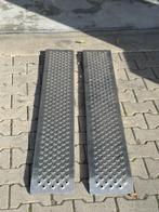 Set van 2 oprijplaten 1.5m x 21cm, Ophalen of Verzenden, Zo goed als nieuw, 7681ND, Vroomshoop, Info@innovi.nl