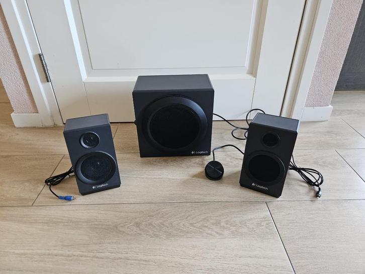 Logitech bureau speakers met subwoofer, Computers en Software, Pc speakers, Gebruikt, Audiokanaal 2.1, Ophalen