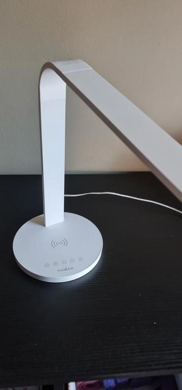 Nedis LED Bureaulamp met Draadloze Oplader beschikbaar voor biedingen