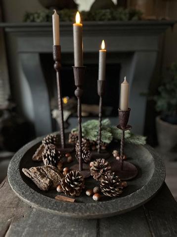 Houten schaal beschikbaar voor biedingen