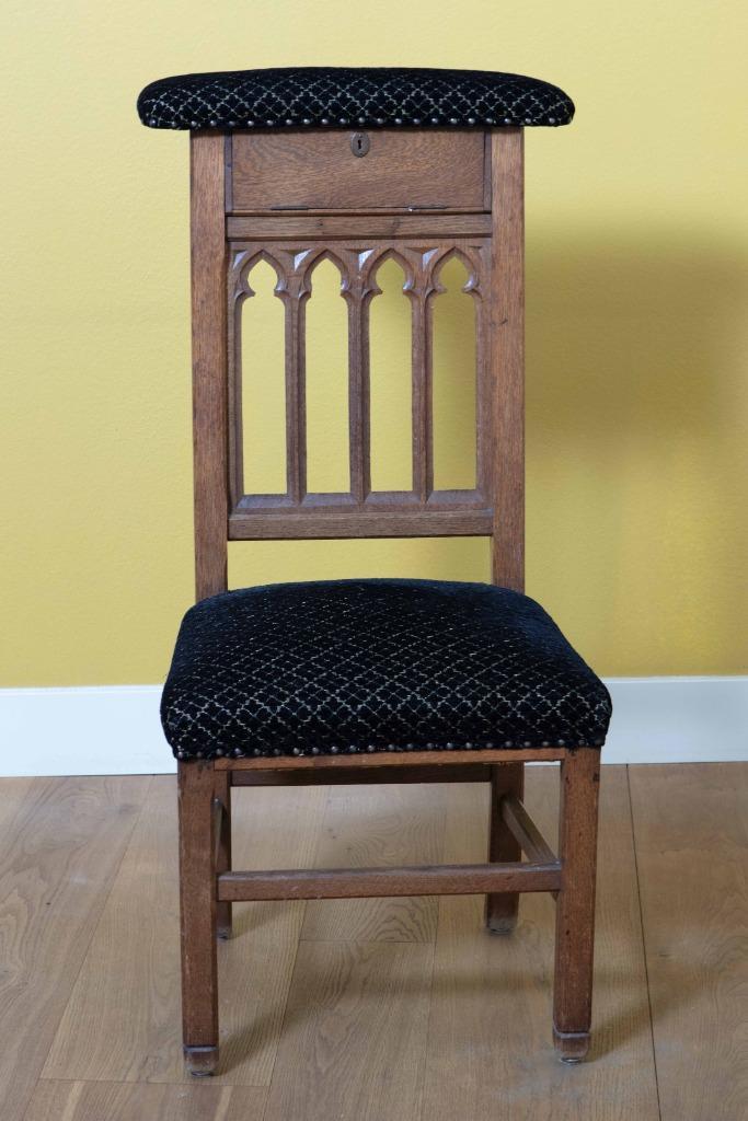 (Nr.15) Mooie eiken kerkstoel / bidstoel met opbergvak, Antiek en Kunst, Antiek | Meubels | Stoelen en Banken, Ophalen