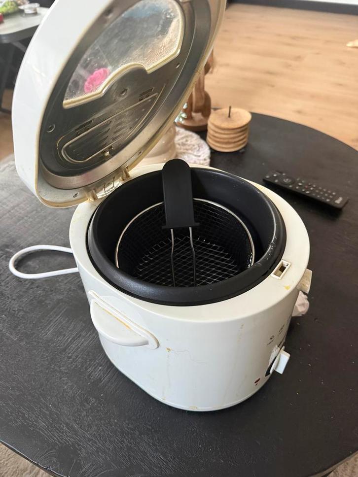 Compacte Camping Friteuse - Zo Goed Als Nieuw!, Witgoed en Apparatuur, Frituurpannen, Zo goed als nieuw, 1 tot 2 liter, Uitneembare binnenpan