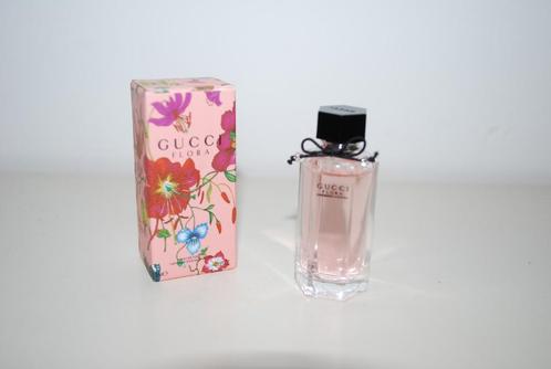 Miniatuur Gucci Flora Gorgeous Gardenia edt, Verzamelen, Parfumverzamelingen, Zo goed als nieuw, Miniatuur, Gevuld, Ophalen of Verzenden