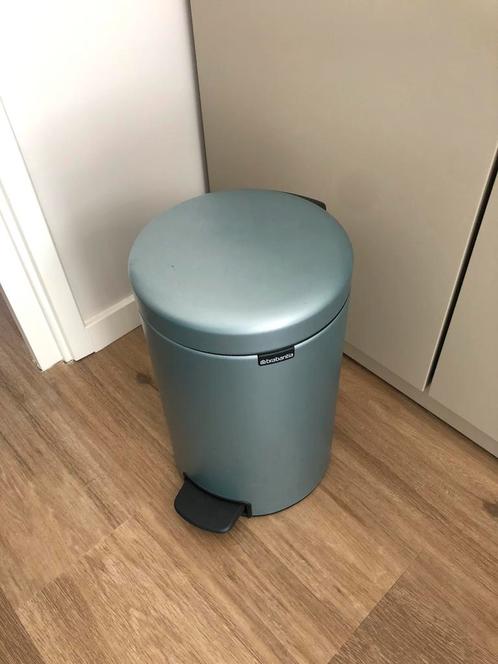 Brabantia Pedaalemmer 12l, Huis en Inrichting, Woonaccessoires | Prullenbakken, Gebruikt, Metaal, Minder dan 50 cm, 10 tot 20 liter