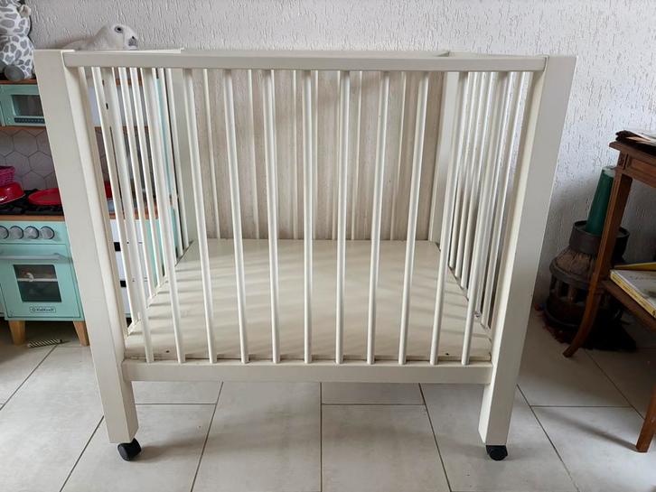 Stevige box, Kinderen en Baby's, Boxen, Gebruikt, Rechthoekig, In hoogte verstelbaar, Wieltjes, Ophalen