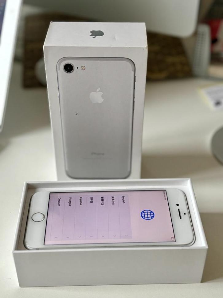 iPhone 7 good condition. BONUS. free extra SE iPhone, Telecommunicatie, Mobiele telefoons | Apple iPhone, Gebruikt, 128 GB, Zonder abonnement