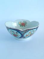 Imari porseleinen kom bloemen en goud (Japan, ca. 1950s), Antiek en Kunst, Antiek | Porselein, Verzenden