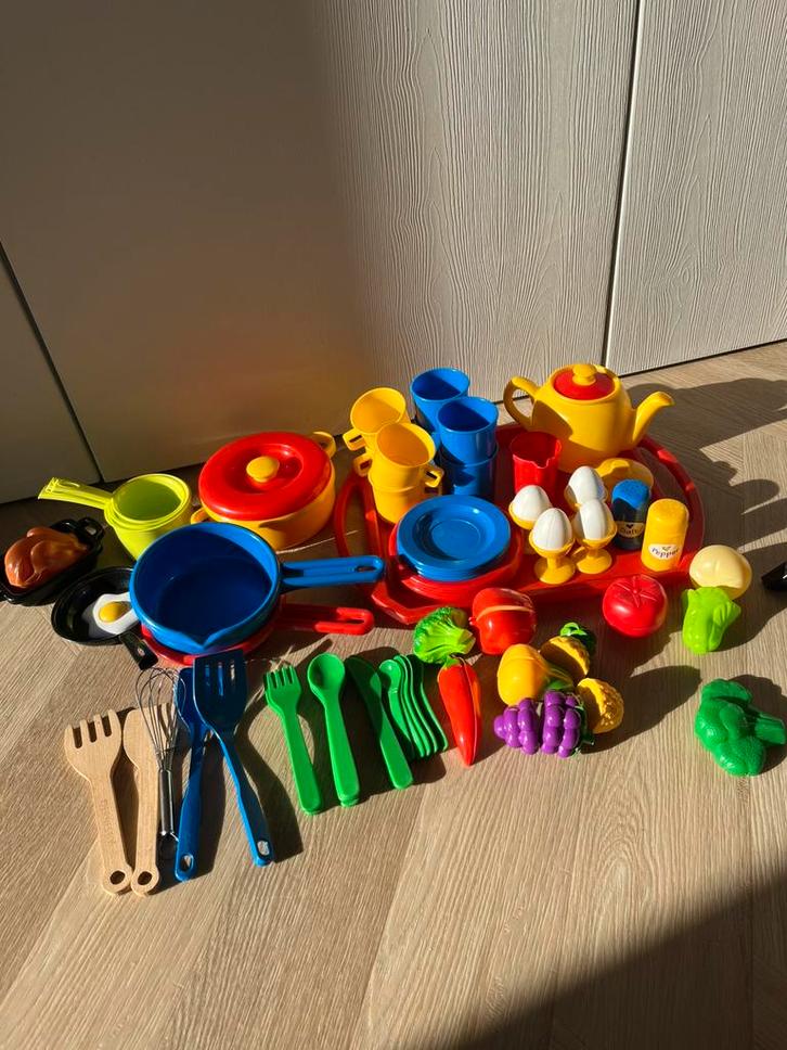Keukenspullen pannen bestel bordjes theeset, Kinderen en Baby's, Speelgoed | Overig, Zo goed als nieuw, Jongen of Meisje, Ophalen