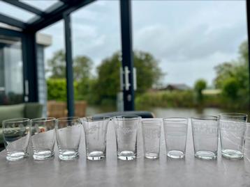 Frisdrankglazen beschikbaar voor biedingen