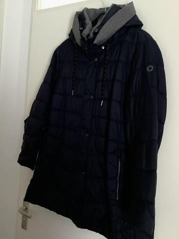 Winterjas 48/50 beschikbaar voor biedingen