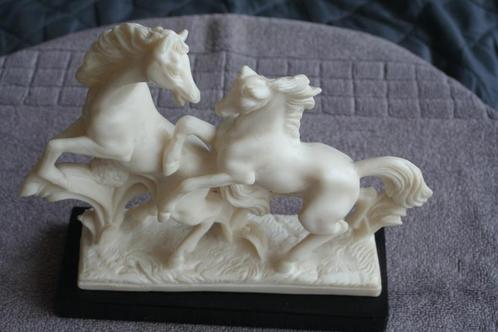 zeer mooie prachtige decoratief beeld 2 paarden voet, Antiek en Kunst, Kunst | Beelden en Houtsnijwerken, Ophalen of Verzenden