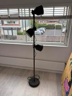 Staande lamp grijs ikea, Huis en Inrichting, Lampen | Vloerlampen, Ophalen, Zo goed als nieuw, 150 tot 200 cm