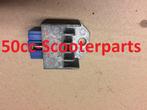Spanningsregelaar Suzuki Uf 50 Estilete 32800-43E10-000 Gebr, Ophalen of Verzenden, 50ccscooterparts, Info@50cc-scooterparts.nl
