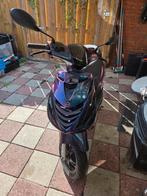 Piaggio zip 2015 met brom kenteken, Fietsen en Brommers, Scooters | Piaggio, Ophalen, Zo goed als nieuw, Benzine, Zip