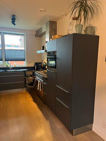 Gebruikte keuken (2008) met apparatuur beschikbaar voor biedingen