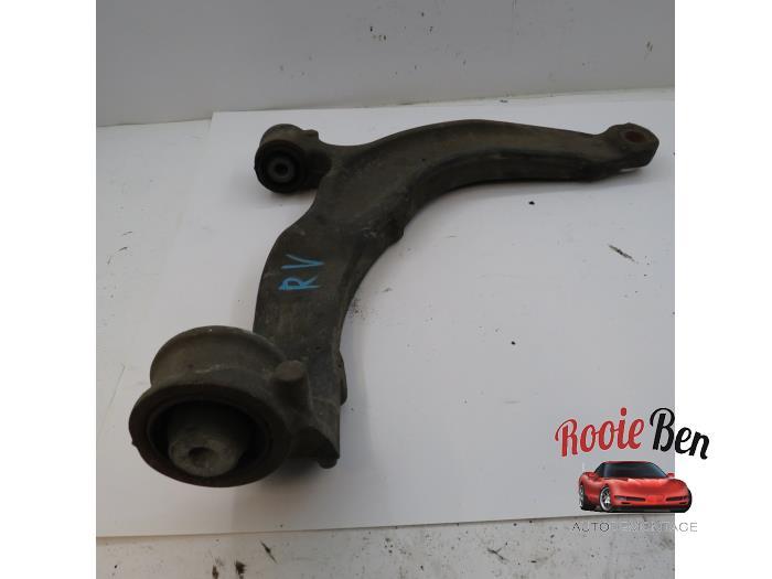 Draagarm onder rechts-voor van een Volkswagen Transporter, Gebruikt, -, Volkswagen, -