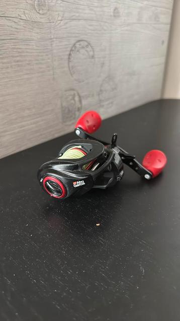 Abu Garcia Max X Low Profile Reel met shimano 0,31mm lijn beschikbaar voor biedingen