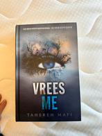 Vrees Me - Shatter Me Serie Deel 1, Boeken, Ophalen of Verzenden, Zo goed als nieuw