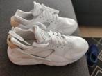 Nieuwe Nike Air schoenen maat 5 wit, Kleding | Dames, Schoenen, Ophalen of Verzenden, Nieuw, Wit, Sneakers of Gympen