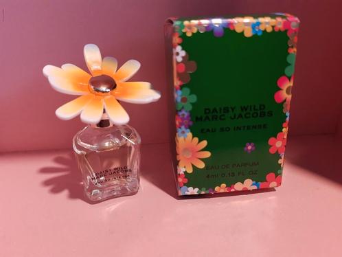 Parfumminiatuur Daisy Wild eau so fresh 4 ml Marc Jacobs, Verzamelen, Parfumverzamelingen, Nieuw, Miniatuur, Gevuld, Ophalen of Verzenden