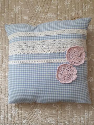 Kussen blauw ruit beschikbaar voor biedingen