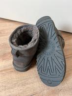 Ugg, 39 maat, Kleding | Dames, Schoenen, Ophalen of Verzenden, Zo goed als nieuw, Grijs