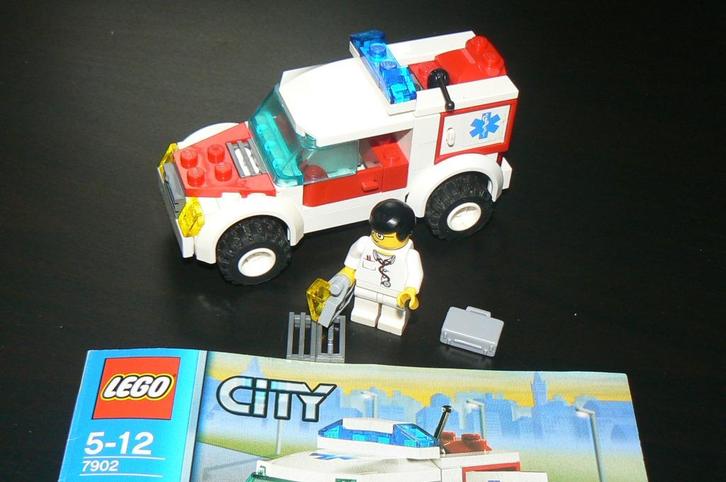Te koop: Lego City 32 stuks politie/brandweer/ambu etc., Kinderen en Baby's, Speelgoed | Duplo en Lego, Gebruikt, Lego, Ophalen of Verzenden