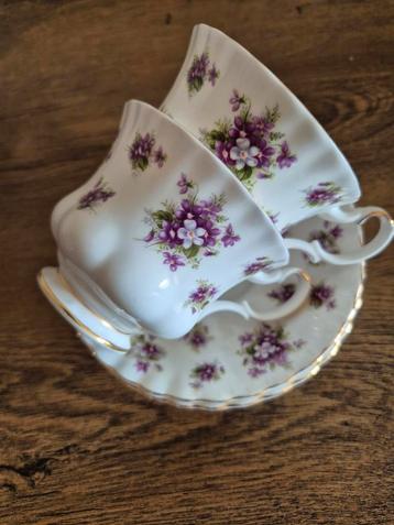 Royal Albert "Sweet Violets" beschikbaar voor biedingen