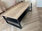 Moderne houten tafel met zwarte poten, Huis en Inrichting, Ophalen, 100 tot 150 cm, 50 tot 100 cm, Zo goed als nieuw