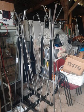 Design kapstok beschikbaar voor biedingen