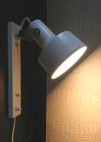 witte wandlamp / wandspot, Anvia, vintage, jaren 60 / 70, Ophalen of Verzenden, Gebruikt, Metaal, Vintage
