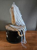 Bruiloft feestelijke stokjes met lint en bel, Hobby en Vrije tijd, Feestartikelen, Ophalen of Verzenden, Zo goed als nieuw, Versiering