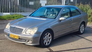 Mercedes-Benz C-Klasse 2.2 CDI C200 Sedan 2004 Grijs beschikbaar voor biedingen