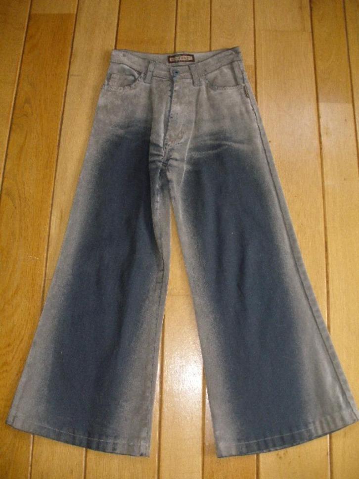 BUFFOON spijkerbroek flared maat 152 - heel apart ! -, Kinderen en Baby's, Kinderkleding | Maat 152, Zo goed als nieuw, Meisje