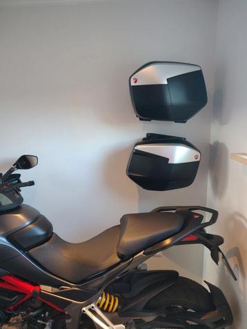 Koffer muurbeugels voor alle Multistrada’s🧳 beschikbaar voor biedingen