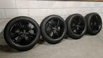 Winterbanden Toyota Corolla Cross 215/60/17 Als Nieuw!!, Auto-onderdelen, Banden en Velgen, Ophalen, 215 mm, Banden en Velgen